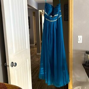 Stunning bridesmaid or prom dress